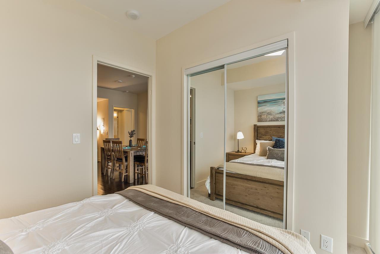 Upscale 3-Bedroom With Gorgeous Lake View Toronto Kültér fotó